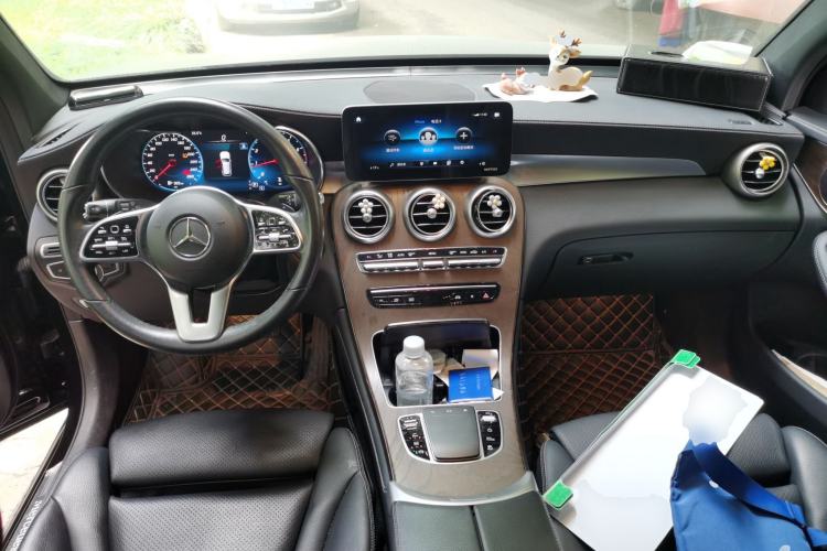 Used Mercedes-Benz GLC 2020 Facelift GLC 260 L 4MATIC Luxury Edition Center Console