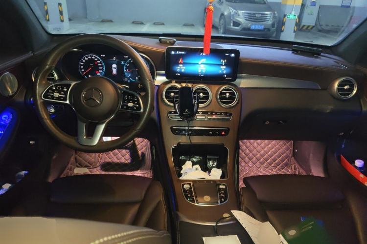 Used Mercedes-Benz GLC 2020 Facelifted GLC 300 L 4MATIC Luxury Edition Center Console