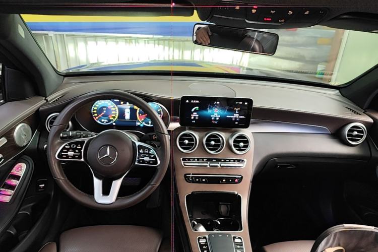 Used Mercedes-Benz GLC 2020 GLC 260 L 4MATIC Luxury Model Center Console
