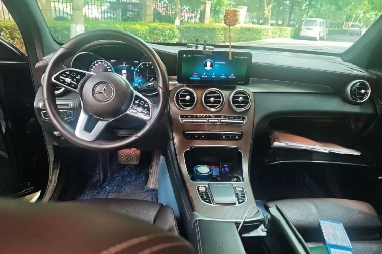 Used Mercedes-Benz GLC 2020 Facelift GLC 300 L 4MATIC Dynamic Edition Center Console