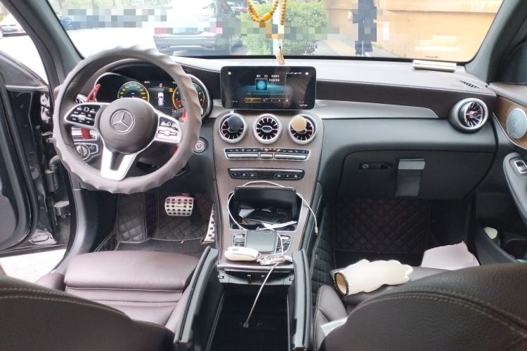 Used Mercedes-Benz GLC 2020 Facelifted GLC 300 L 4MATIC AMG-Line Center Console