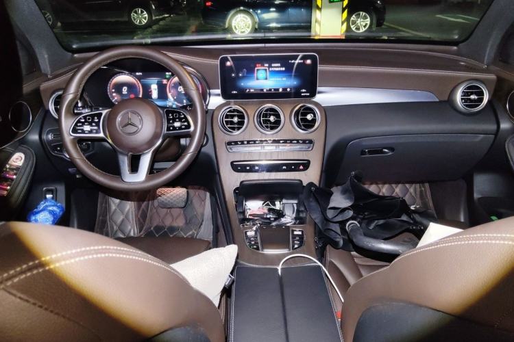 Used Mercedes-Benz GLC 2020 Facelift GLC 300 L 4MATIC Dynamic Edition Center Console