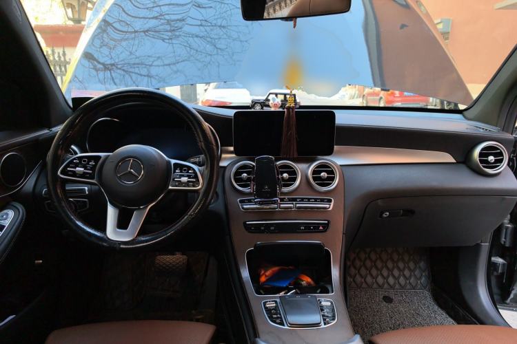 Used Mercedes-Benz GLC 2020 GLC 260 L 4MATIC Luxury Model Center Console