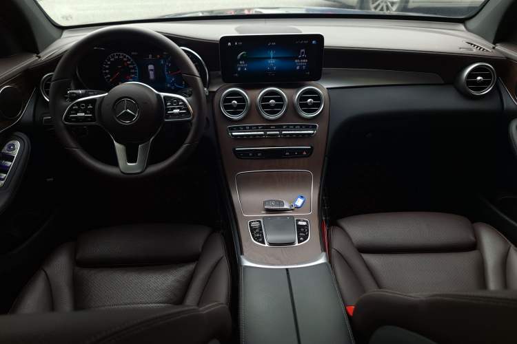 Used Mercedes-Benz GLC 2020 Facelift GLC 260 L 4MATIC Luxury Edition Center Console