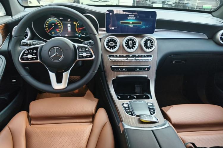 Used Mercedes-Benz GLC 2020 Facelifted GLC 300 L 4MATIC Luxury Edition Center Console