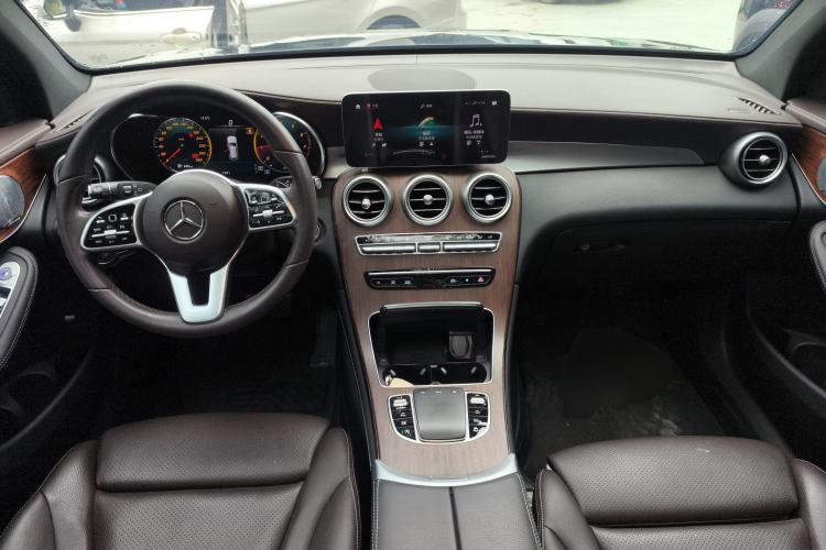 Used Mercedes-Benz GLC 2020 Facelifted GLC 300 L 4MATIC Luxury Edition Center Console