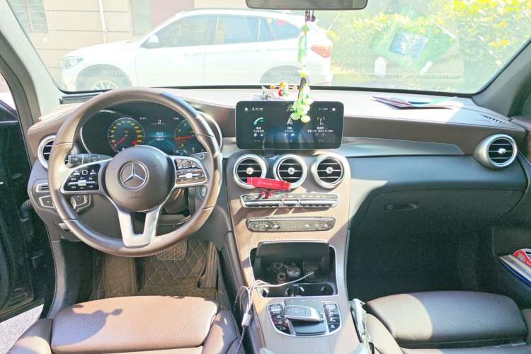 Used Mercedes-Benz GLC 2020 Facelift GLC 260 L 4MATIC Luxury Edition Center Console