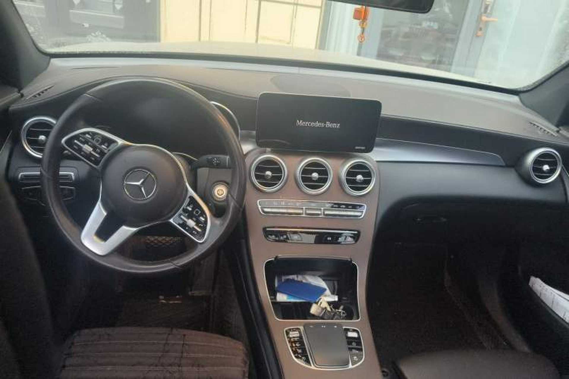 Used Mercedes-Benz GLC 2020 GLC 300 L 4MATIC Dynamic Edition Center Console