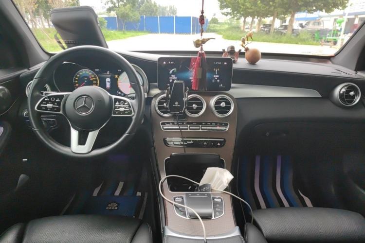Used Mercedes-Benz GLC 2020 GLC 300 L 4MATIC Dynamic Edition Center Console