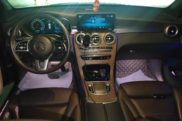 Used Mercedes-Benz GLC 2020 Facelift GLC 260 L 4MATIC Luxury Edition Center Console