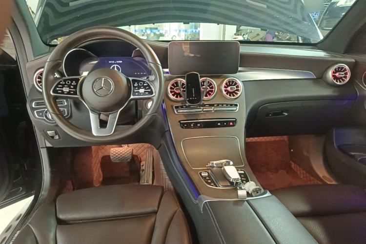 Used Mercedes-Benz GLC 2020 GLC 300 L 4MATIC Dynamic Edition Center Console