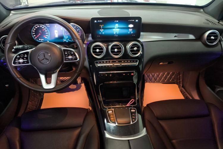 Used Mercedes-Benz GLC 2020 Facelifted GLC 260 L 4MATIC Dynamic Edition Center Console