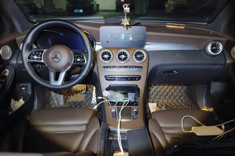 Used Mercedes-Benz GLC 2020 GLC 300 L 4MATIC Dynamic Edition Center Console