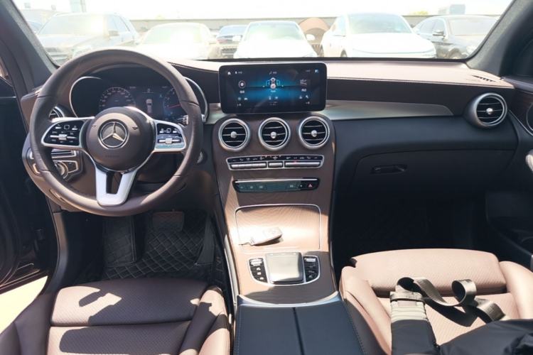 Used Mercedes-Benz GLC 2020 GLC 260 L 4MATIC Dynamic Model Center Console