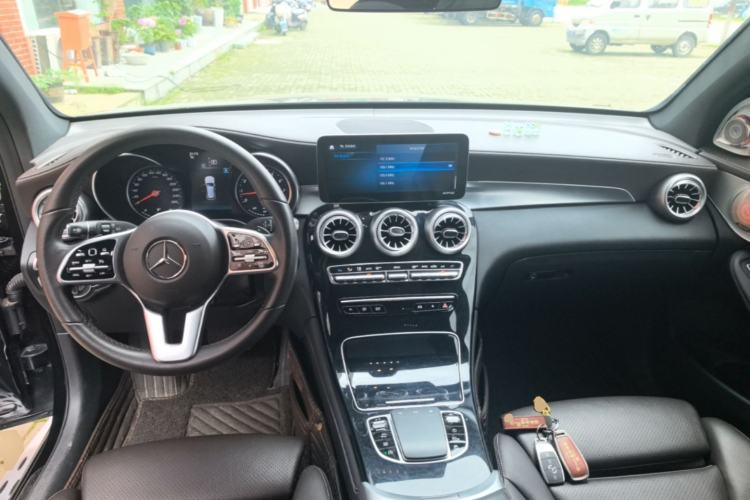 Used Mercedes-Benz GLC 2020 GLC 260 L 4MATIC Dynamic Model Center Console