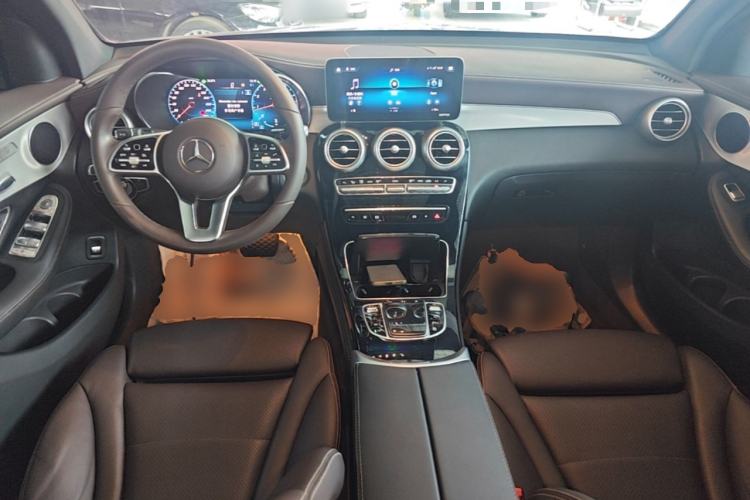 Used Mercedes-Benz GLC 2020 Facelift GLC 260 L 4MATIC Luxury Edition Center Console