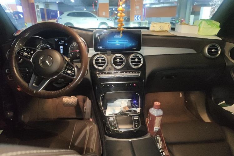 Used Mercedes-Benz GLC 2020 GLC 260 L 4MATIC Dynamic Model Center Console