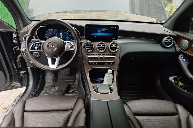 Used Mercedes-Benz GLC 2020 GLC 300 L 4MATIC Luxury Model Center Console