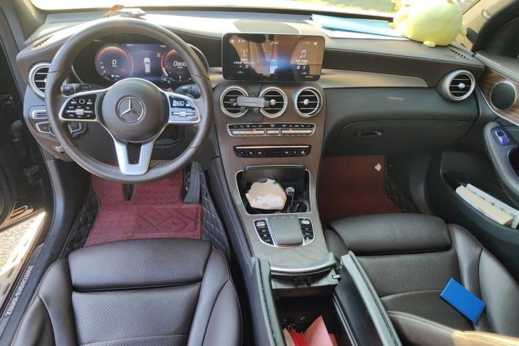Used Mercedes-Benz GLC 2020 Facelift GLC 300 L 4MATIC Dynamic Edition Center Console