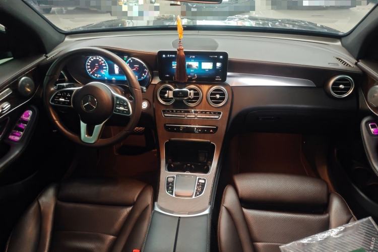 Used Mercedes-Benz GLC 2020 Facelift GLC 300 L 4MATIC Dynamic Edition Center Console