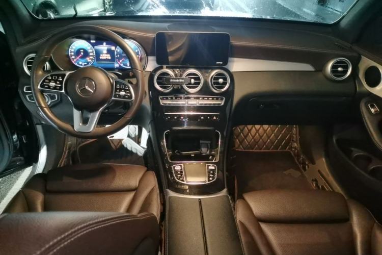 Used Mercedes-Benz GLC 2020 Facelift GLC 260 L 4MATIC Luxury Edition Center Console