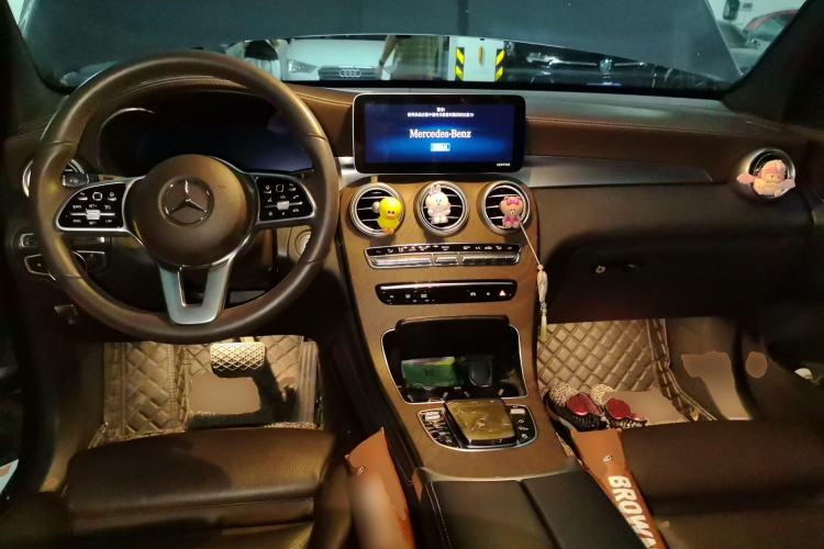 Used Mercedes-Benz GLC 2020 Facelift GLC 300 L 4MATIC Dynamic Edition Center Console