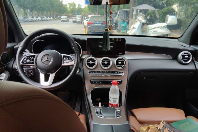 Used Mercedes-Benz GLC 2020 Facelift GLC 260 L 4MATIC Luxury Edition Center Console