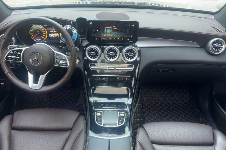 Used Mercedes-Benz GLC 2020 GLC 260 L 4MATIC Luxury Model Center Console