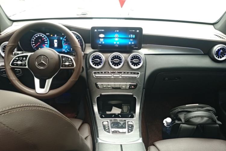 Used Mercedes-Benz GLC 2020 Facelifted GLC 260 L 4MATIC Dynamic Edition Center Console