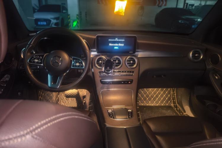 Used Mercedes-Benz GLC 2020 GLC 260 L 4MATIC Luxury Model Center Console