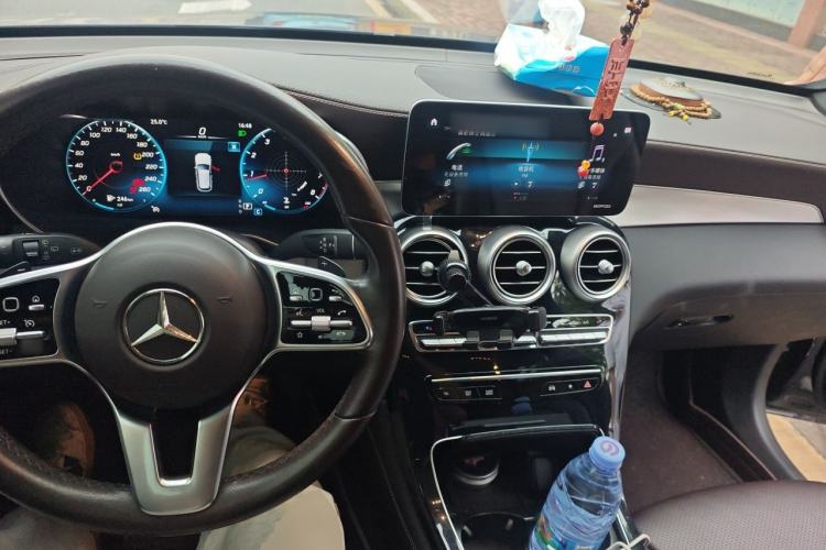 Used Mercedes-Benz GLC 2020 Facelifted GLC 260 L 4MATIC Dynamic Edition Center Console