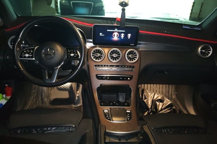 Used Mercedes-Benz GLC 2020 GLC 260 L 4MATIC Luxury Model Center Console