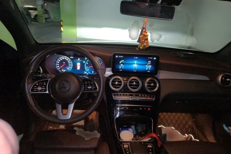 Used Mercedes-Benz GLC 2020 Facelifted GLC 260 L 4MATIC Dynamic Edition Center Console