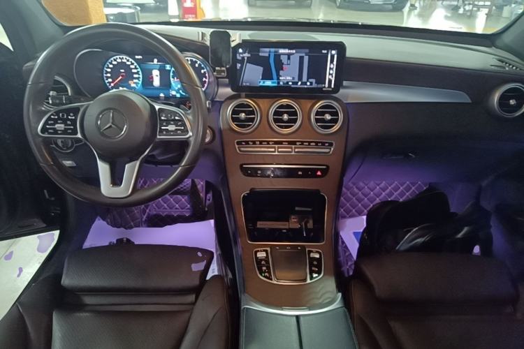 Used Mercedes-Benz GLC 2020 Facelift GLC 260 L 4MATIC Luxury Edition Center Console