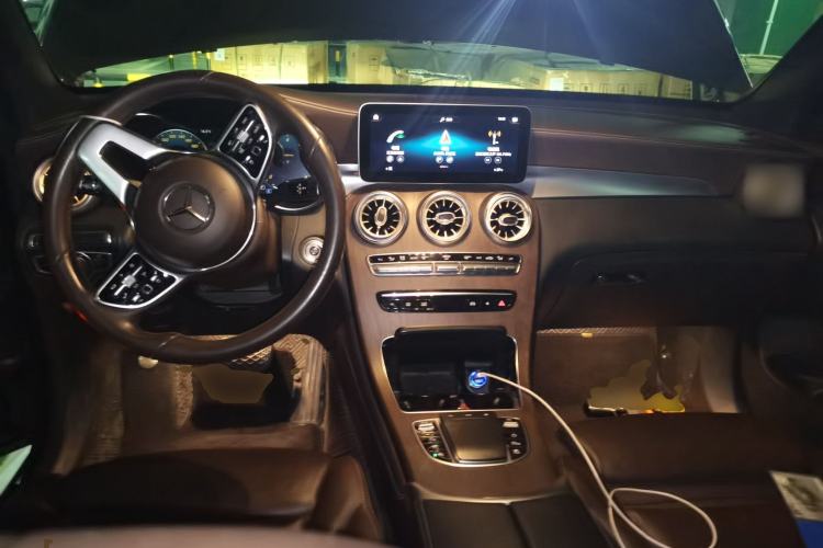 Used Mercedes-Benz GLC 2020 Facelift GLC 300 L 4MATIC Dynamic Edition Center Console