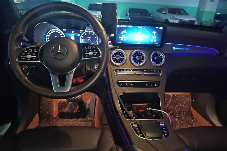 Used Mercedes-Benz GLC 2020 Facelift GLC 300 L 4MATIC Dynamic Edition Center Console
