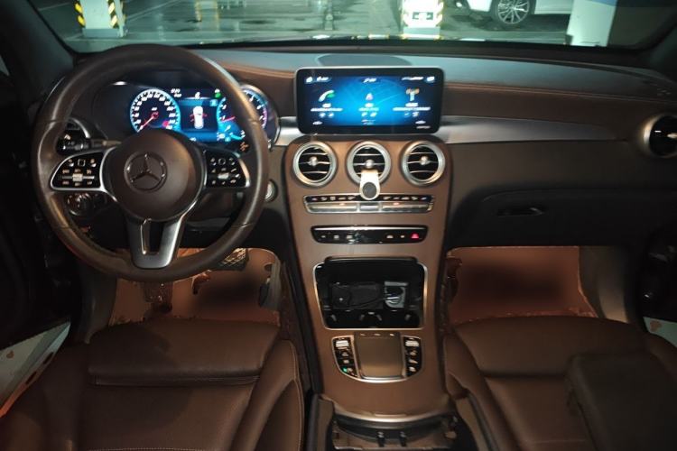 Used Mercedes-Benz GLC 2020 Facelift GLC 300 L 4MATIC Dynamic Edition Center Console