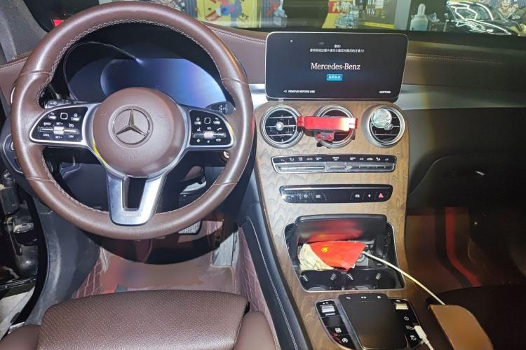 Used Mercedes-Benz GLC 2020 GLC 260 L 4MATIC Luxury Model Center Console