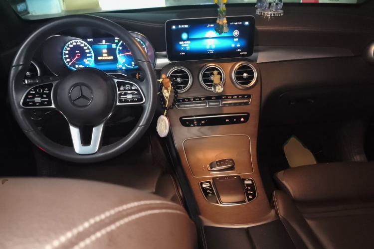 Used Mercedes-Benz GLC 2020 GLC 260 L 4MATIC Luxury Model Center Console