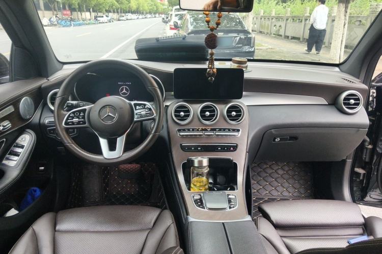 Used Mercedes-Benz GLC 2020 Facelift GLC 260 L 4MATIC Luxury Edition Center Console