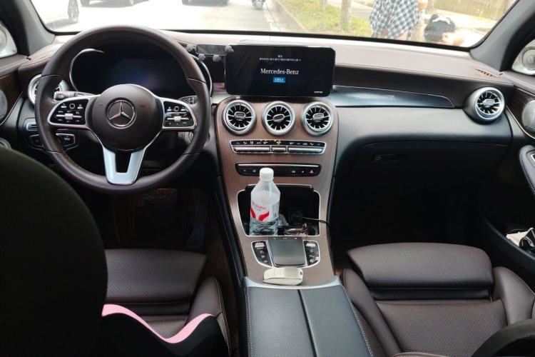 Used Mercedes-Benz GLC 2020 Facelift GLC 300 L 4MATIC Dynamic Edition Center Console