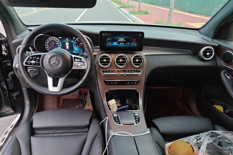 Used Mercedes-Benz GLC 2020 GLC 300 L 4MATIC Dynamic Edition Center Console