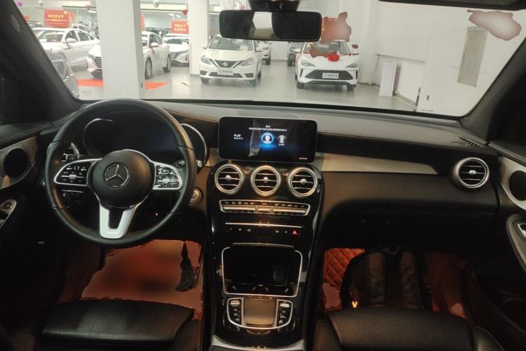 Used Mercedes-Benz GLC 2020 Facelifted GLC 260 L 4MATIC Dynamic Edition Center Console