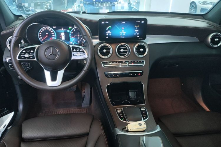 Used Mercedes-Benz GLC 2020 Facelift GLC 300 L 4MATIC Dynamic Edition Center Console