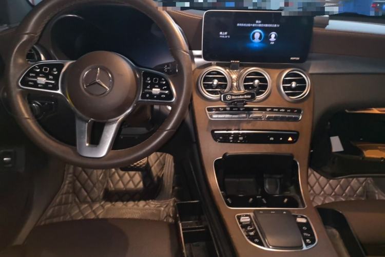 Used Mercedes-Benz GLC 2020 Facelift GLC 260 L 4MATIC Luxury Edition Center Console