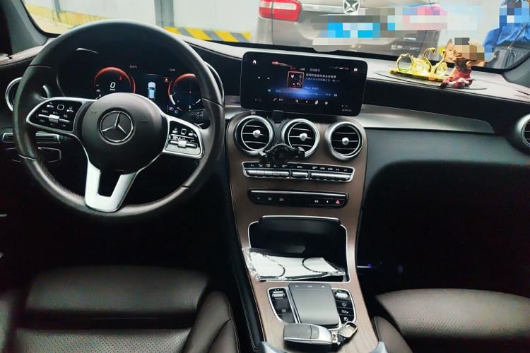 Used Mercedes-Benz GLC 2020 Facelift GLC 260 L 4MATIC Luxury Edition Center Console