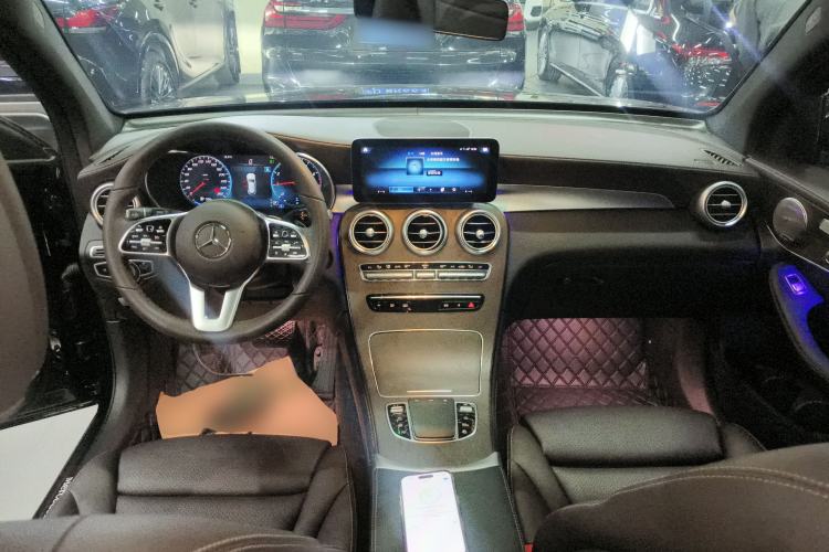 Used Mercedes-Benz GLC 2020 Facelifted GLC 260 L 4MATIC Dynamic Edition Center Console