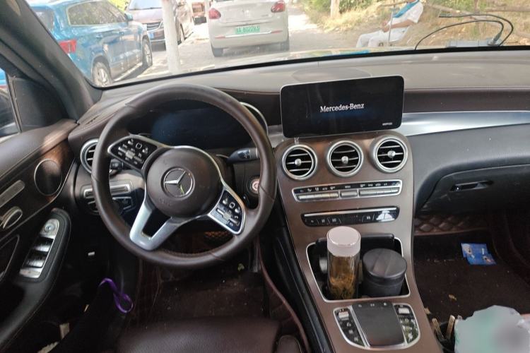 Used Mercedes-Benz GLC 2020 GLC 260 L 4MATIC Luxury Model Center Console