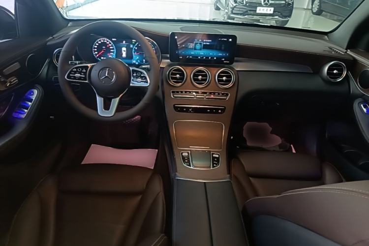 Used Mercedes-Benz GLC 2020 Facelift GLC 300 L 4MATIC Dynamic Edition Center Console