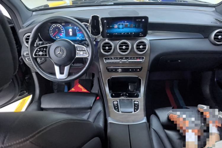 Used Mercedes-Benz GLC 2020 GLC 260 L 4MATIC Luxury Model Center Console